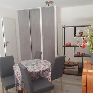 Appartement Amolinnes F2 5mn Douane Croix De Rozon 20mn Geneve, Collonges-sous-Saleve